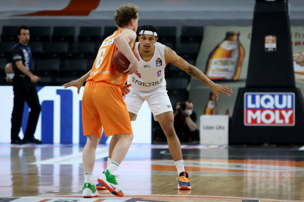 展现出的洞 展现出的洞